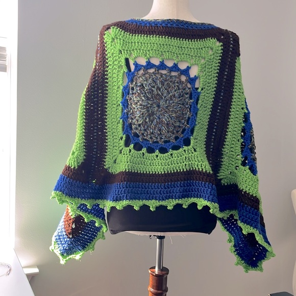 MANDALA CROCHET PONCHO - Picture 3 of 4